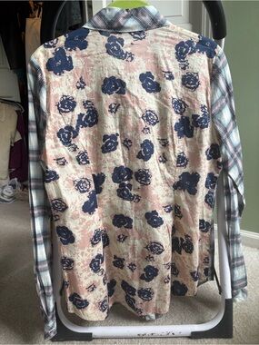CAbi Long-Sleeve Floral & Plaid Button-Up Shirt - Pink/Navy